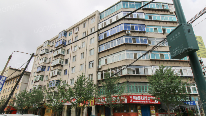 六纬路学区青年广场小区外景图