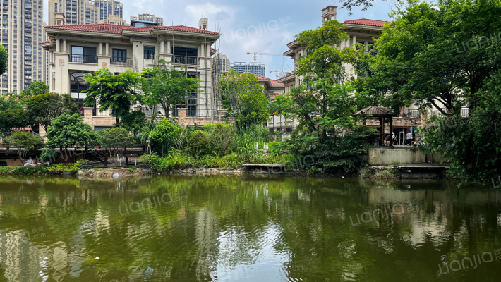 卓越东部蔚蓝海岸别墅外景图