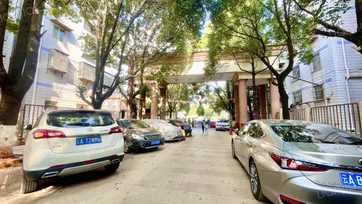 怡园小区外景图