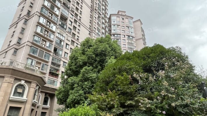 明发商业广场外景图