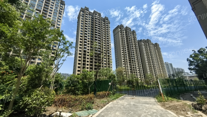 明新半岛花园外景图