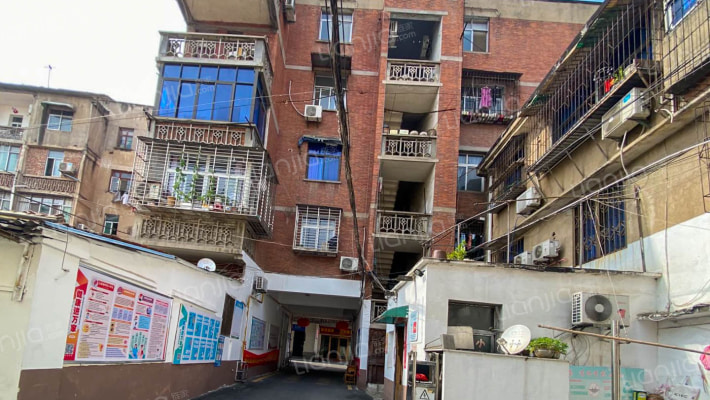 湖北省豫剧团家属院外景图