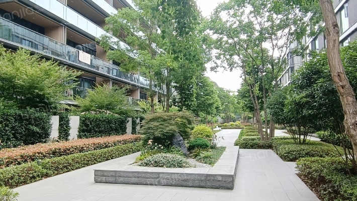 湖境云庐外景图