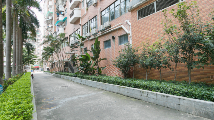 繁荣广场外景图