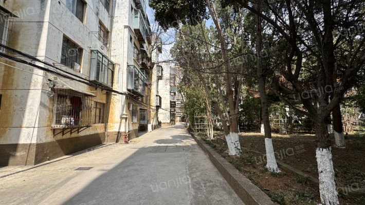 昆明学院外景图