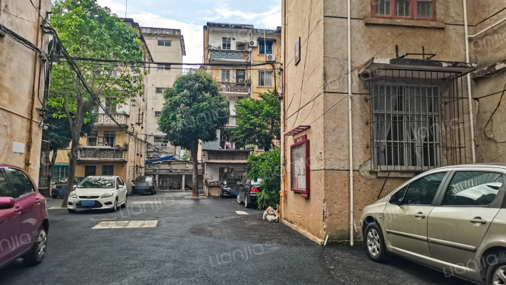 中国工商银行广西分行宿舍外景图