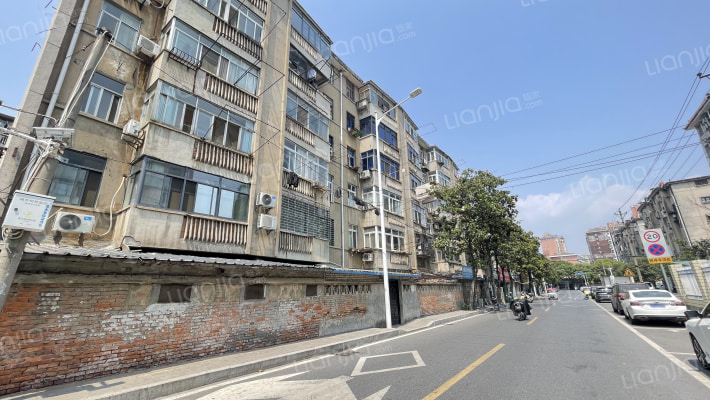 卧龙镇轴承厂家属院外景图