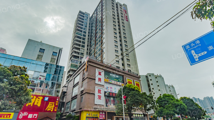 隆基蓝海湾外景图