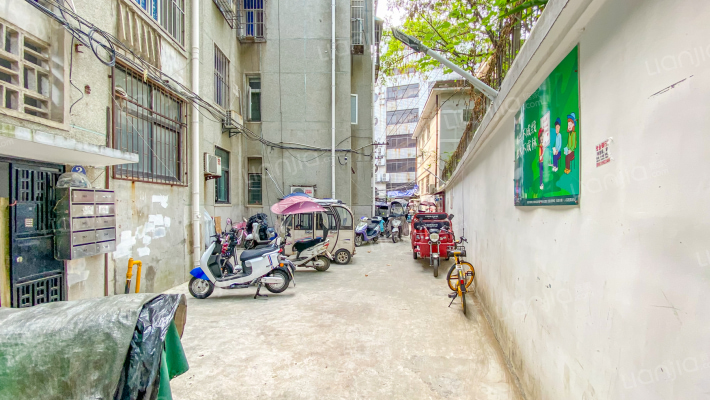 经济宿舍中心外景图