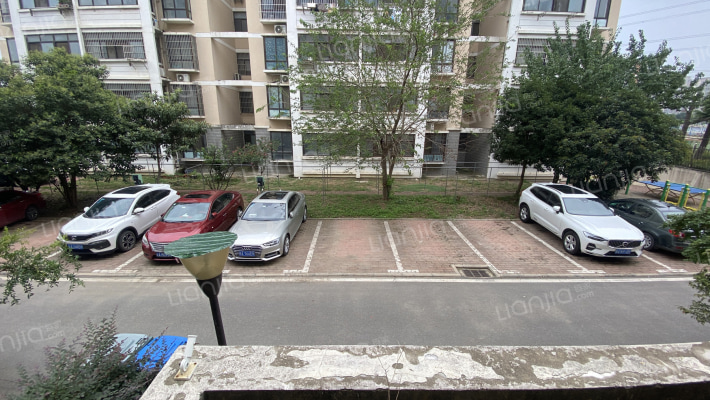 南岗中学宿舍小区外景图