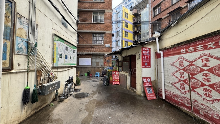 昆明市汽车工业总公司宿舍外景图