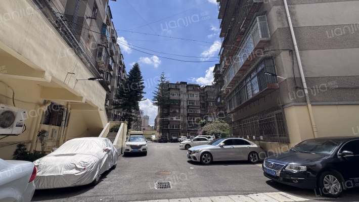 云南省林产工业公司住宅区外景图