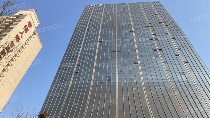 IFC金融大厦外景图