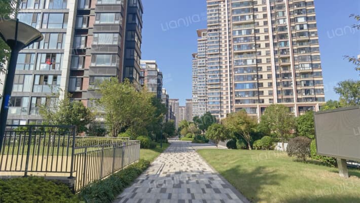 绿地天空树南区外景图