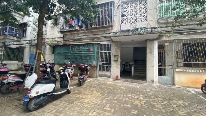 第十四中学教职工宿舍外景图
