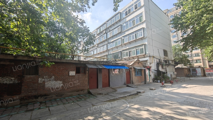 职业学院生活区外景图