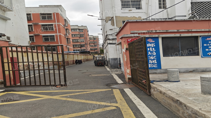 邮电局家属院外景图