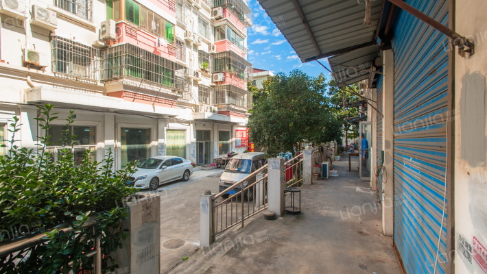 汇商公寓外景图