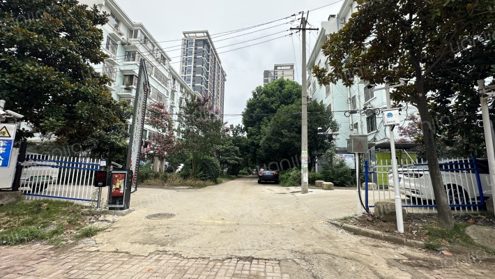 省化工研究院宿舍外景图