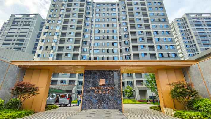 科大书香湖畔外景图