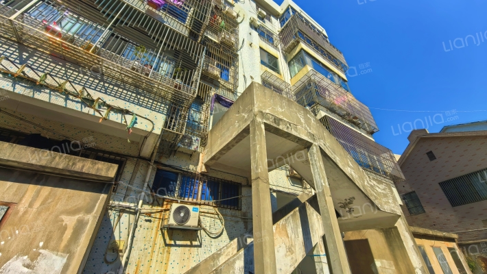 君巫路182号外景图