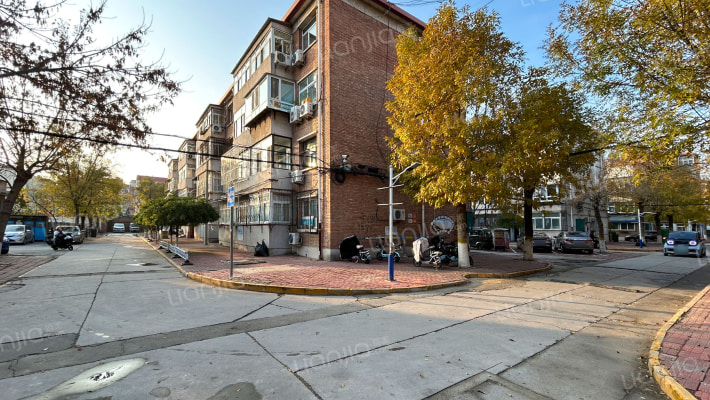 职教小区外景图