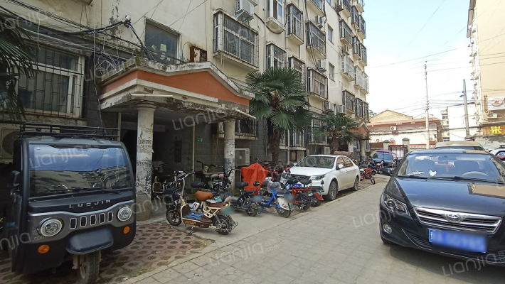 中牟老税务局家属院外景图