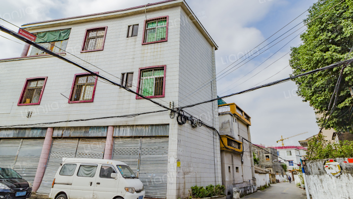 樟地亭街外景图