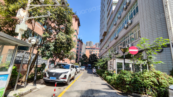 小河区政府集资楼外景图