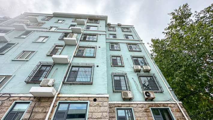 建管办住宅楼外景图