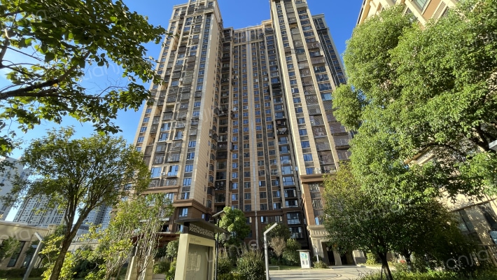 鸿润嘉园外景图