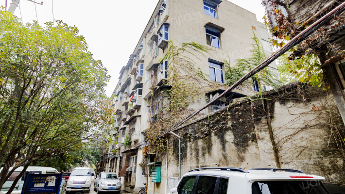 桥科院宿舍外景图