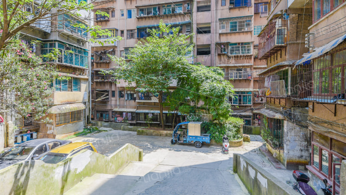 半边街64号院外景图