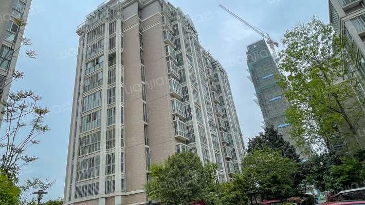 桂花苑小区外景图