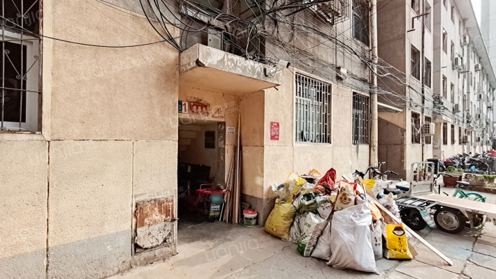 油脂库家属院外景图