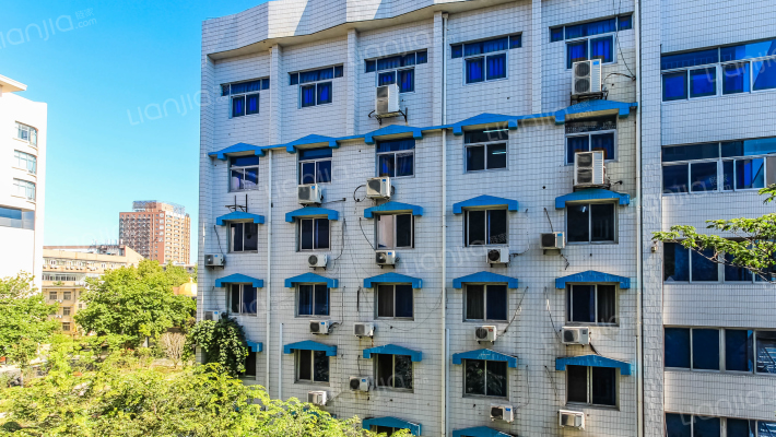 信元公寓外景图