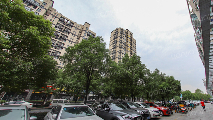 铂金名筑外景图