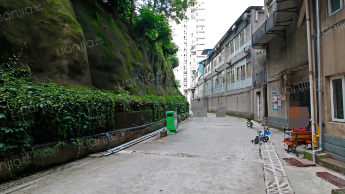 地博春天外景图