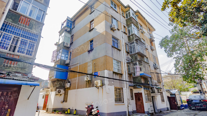 花山湾新村八区外景图