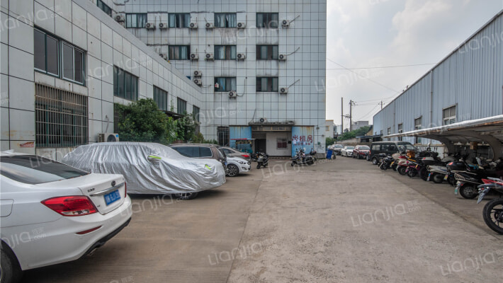 润轴公寓外景图