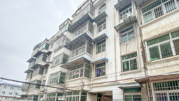 预制厂小区外景图