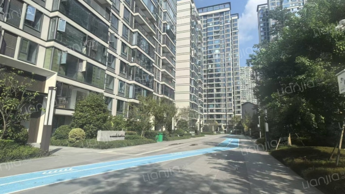 凤栖南庭外景图