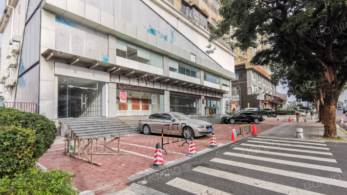 兴发大厦外景图