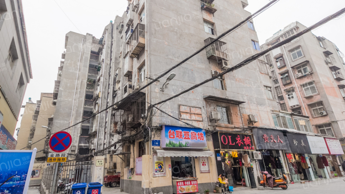 雅斯小区外景图