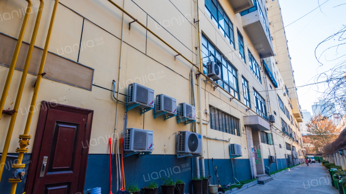 华林广场外景图