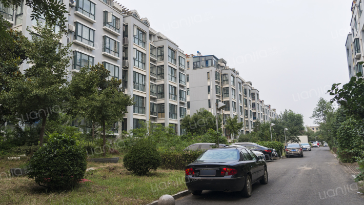 领秀华城外景图