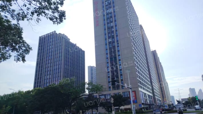 中创商业中心外景图