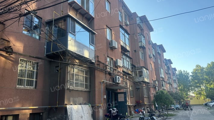 南宿舍一街一巷外景图