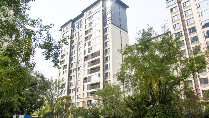 保利海德公园1号院外景图