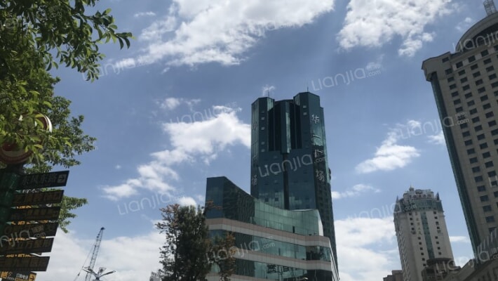 华一广场外景图